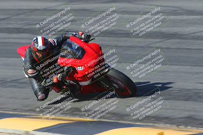 media/Mar-21-2025-CVMA Friday Practice (Fri) [[30cd4fe323]]/2-Racer 1/Session 2 (Bowl)/